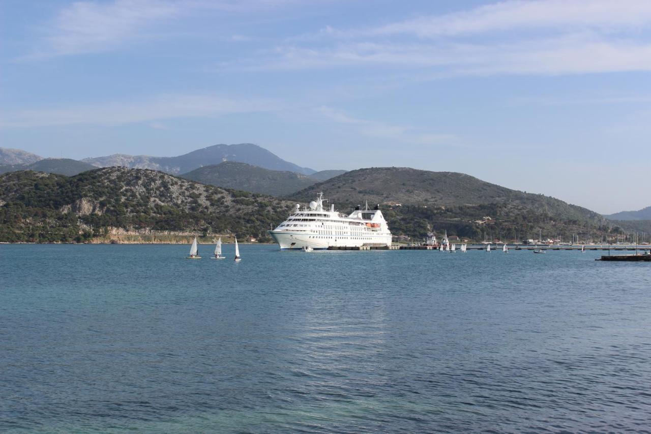 Aparthotel Rouchotas